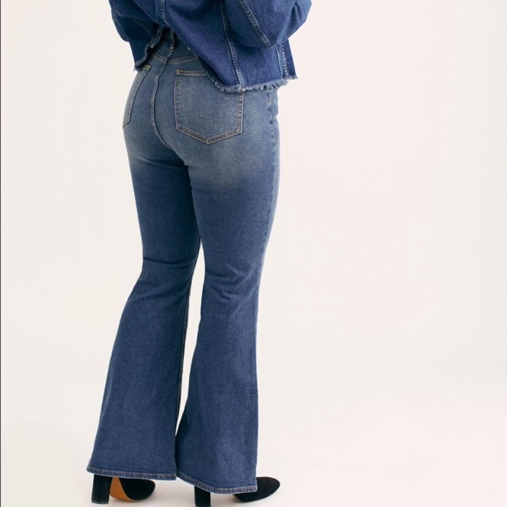 Free People Robin High Rise Flare Dark Wash Denim Jeans NWT 26 in Spokane Wash